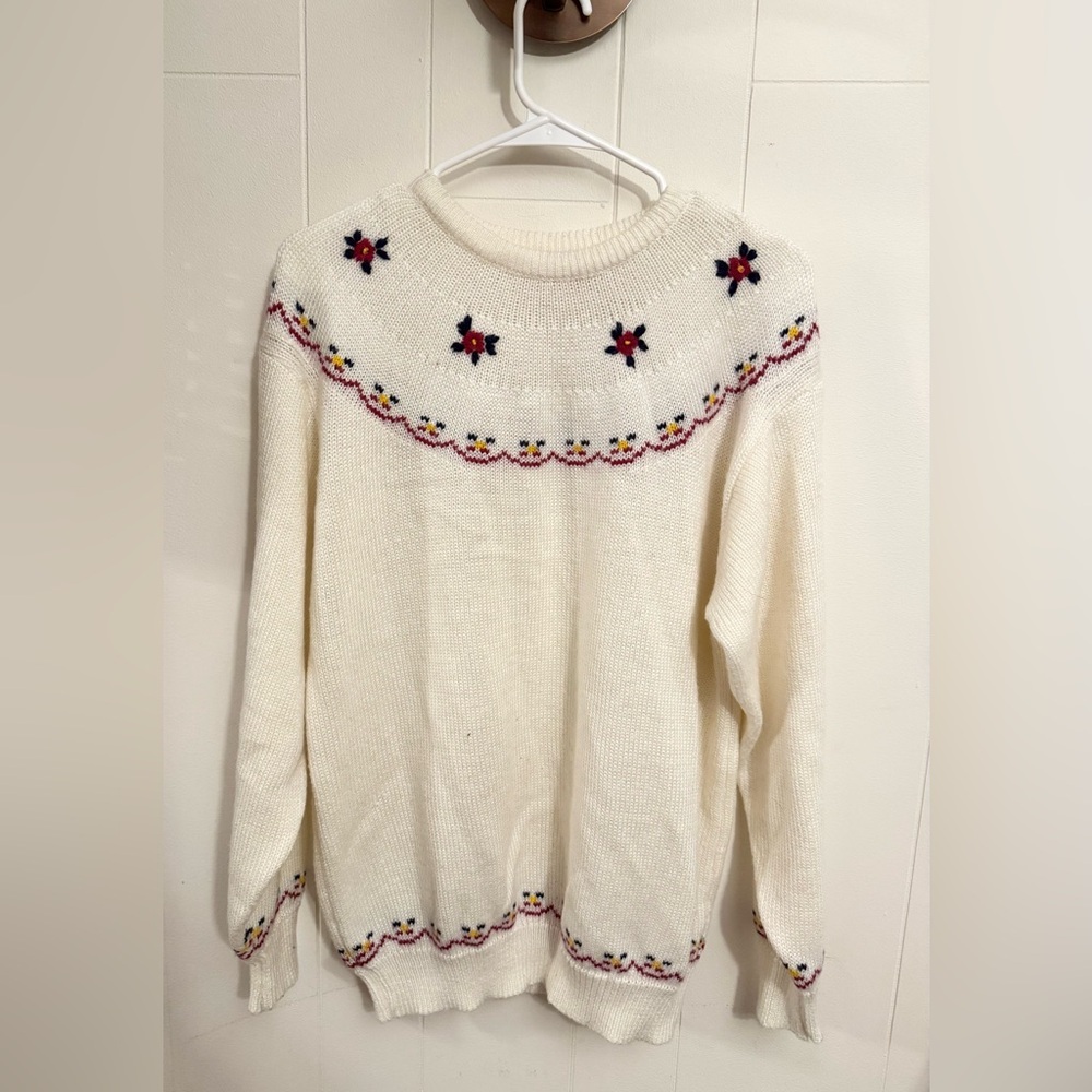Vintage ‘80s White Crewneck Sweater with Floral Embroidery Women XL Cottagecore